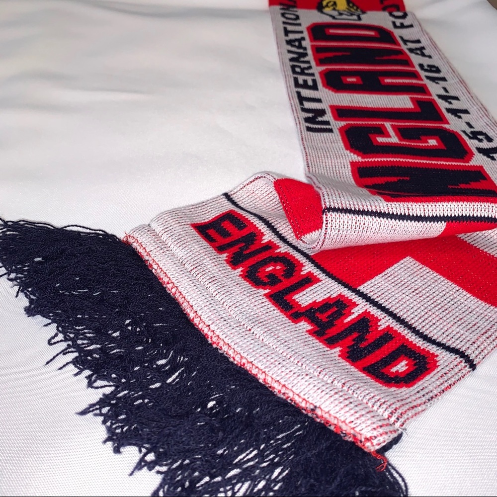 NWOT England Vs Spain Football (Soccer) Scarf - Picture 5 of 7